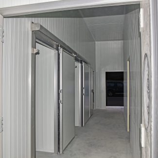 Puertas cámaras panel sándwich