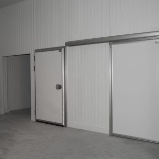Puertas y cámara industrial